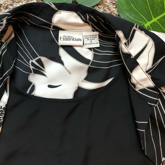 Sale!  3/4-Sleeve Shirt with Front Cover - Picture 6 of 8